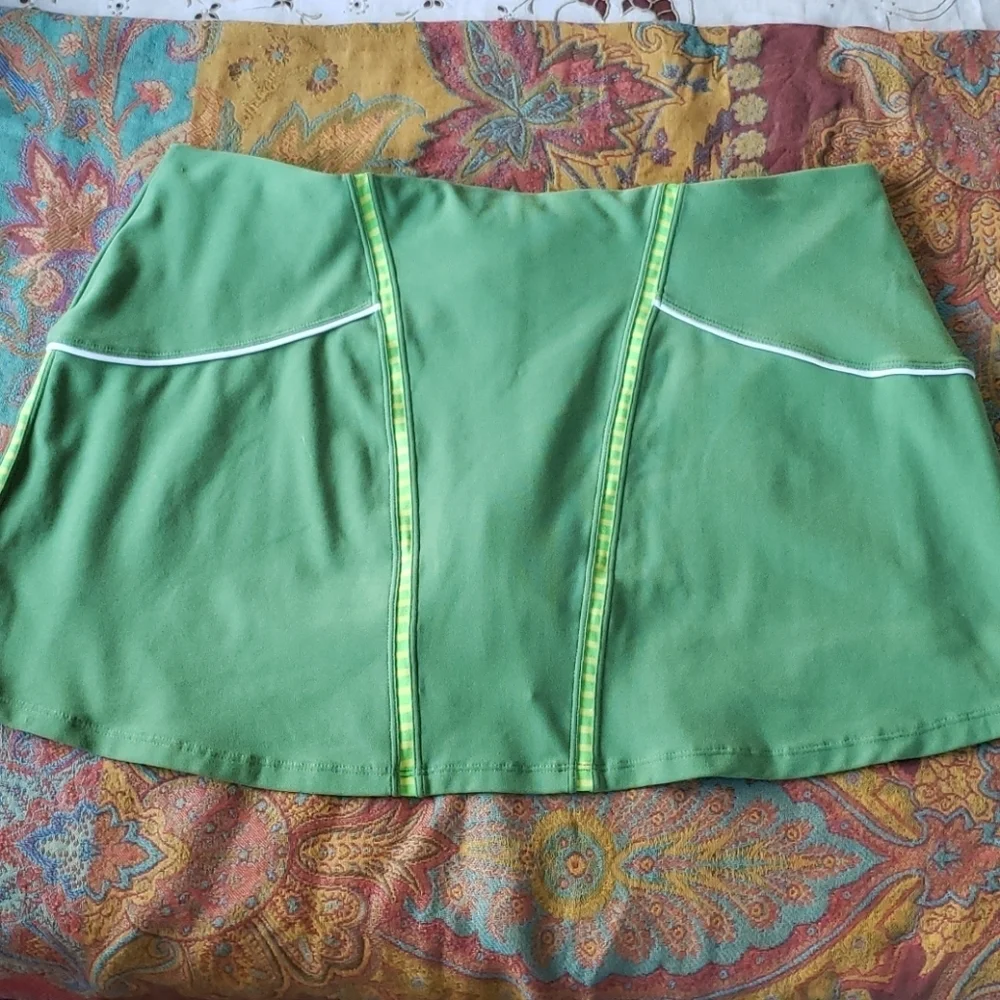 Nike nwt woman green mini  skort XL